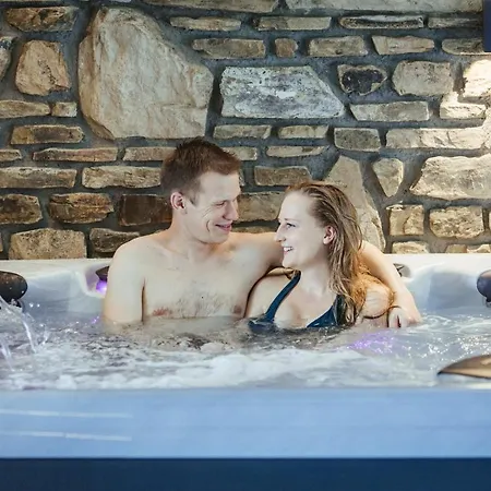 Vakantiehuis A&b Wellness 12 Personen Hunningen