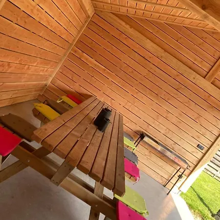 度假居 A&b Wellness 12 Personen Hunningen
