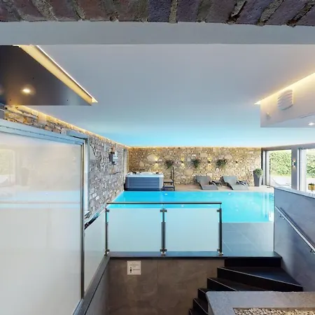 A&b Wellness 12 Personen Vakantiehuis *